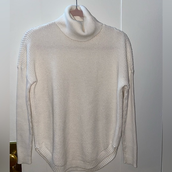 MICHAEL Michael Kors Turtle Neck Sweater - Picture 1 of 4